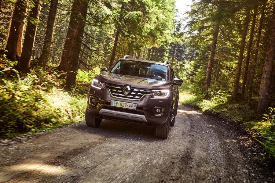  Renault Alaskan 2017 года  (WW) (фото 47 из 141)